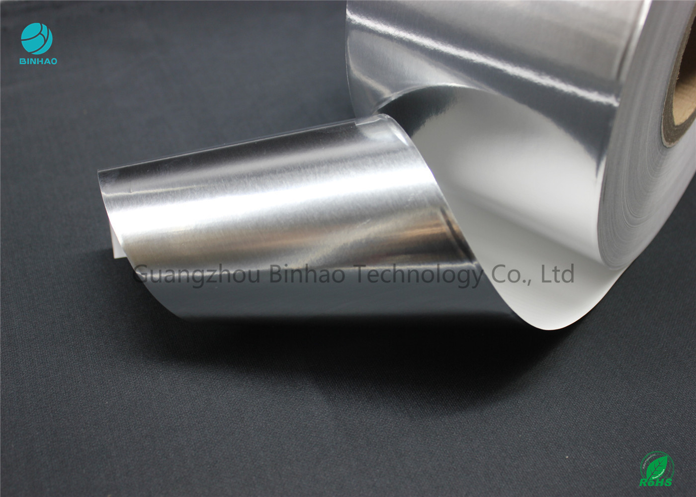 El papel de aluminio de plata de Matt laminó anchura del papel/del papel de embalaje del cigarrillo 83m m