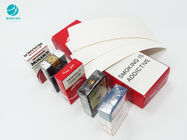 Las cajas de papel de la caja de cartón del paquete del rectángulo con crean el logotipo para requisitos particulares grabado en relieve