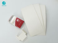 El color cubierto modificó la cartulina interna del capítulo para requisitos particulares del tamaño para el paquete del cigarrillo