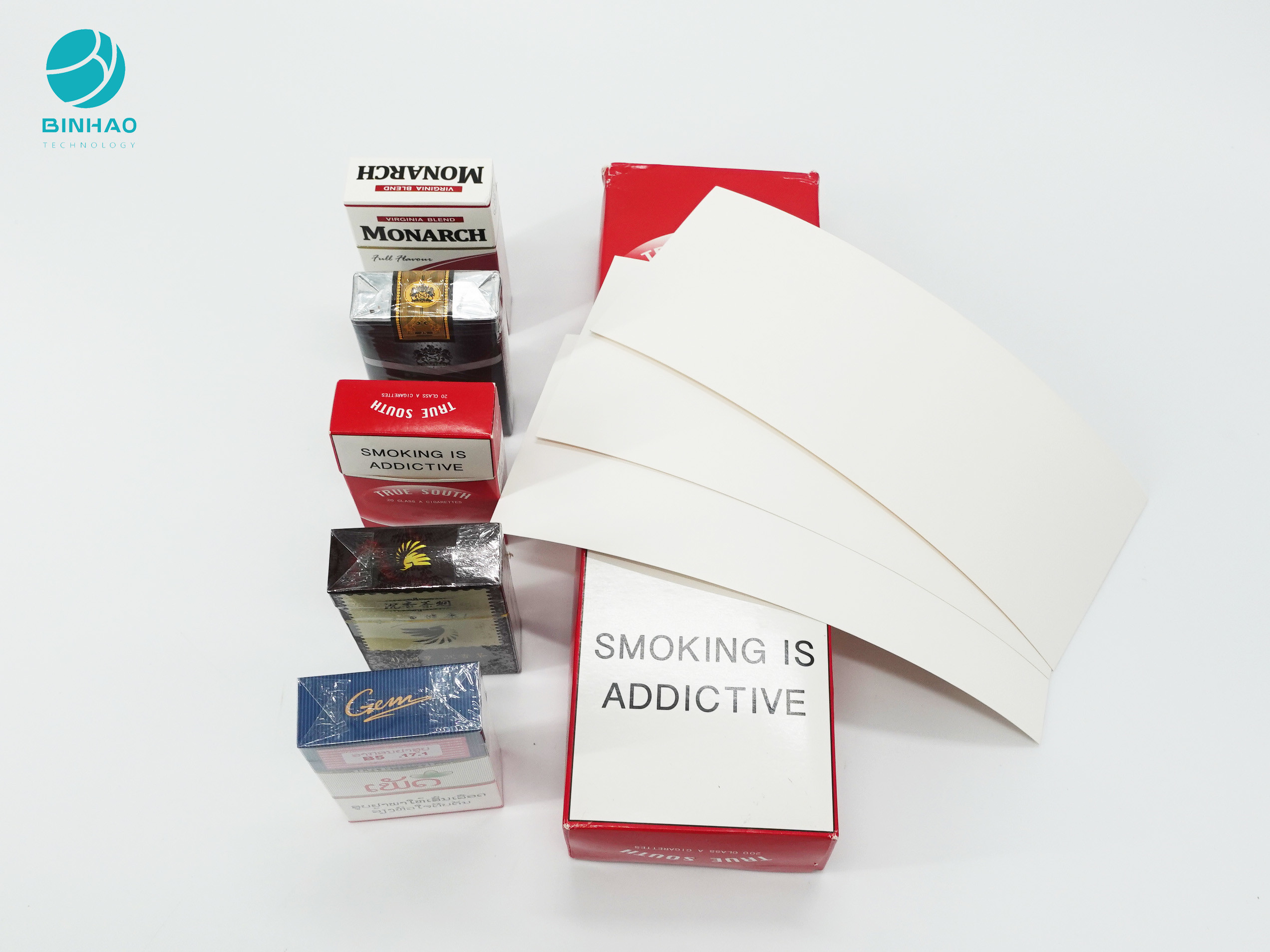 Las cajas de papel de la caja de cartón del paquete del rectángulo con crean el logotipo para requisitos particulares grabado en relieve